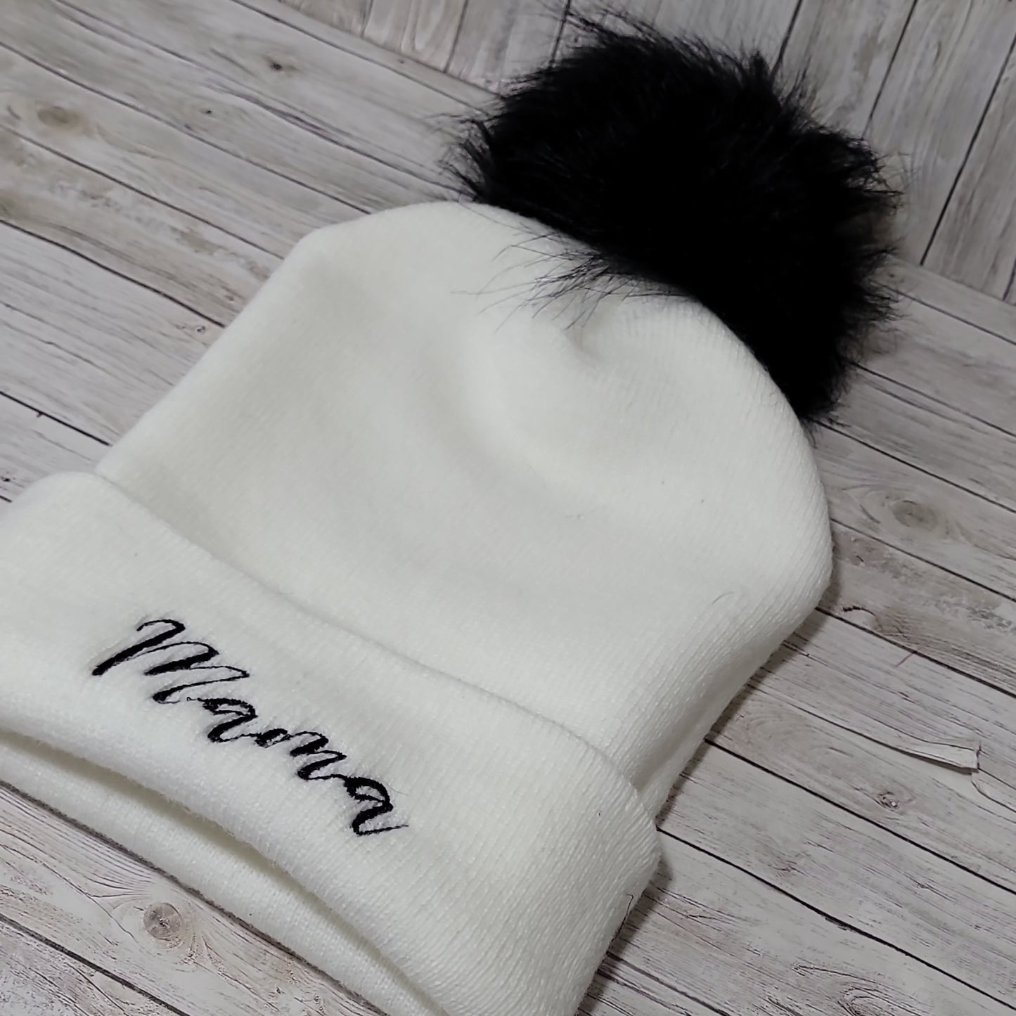 Mama Embroidered Beanie with Faux Fur Pom – Cozy Winter Hat