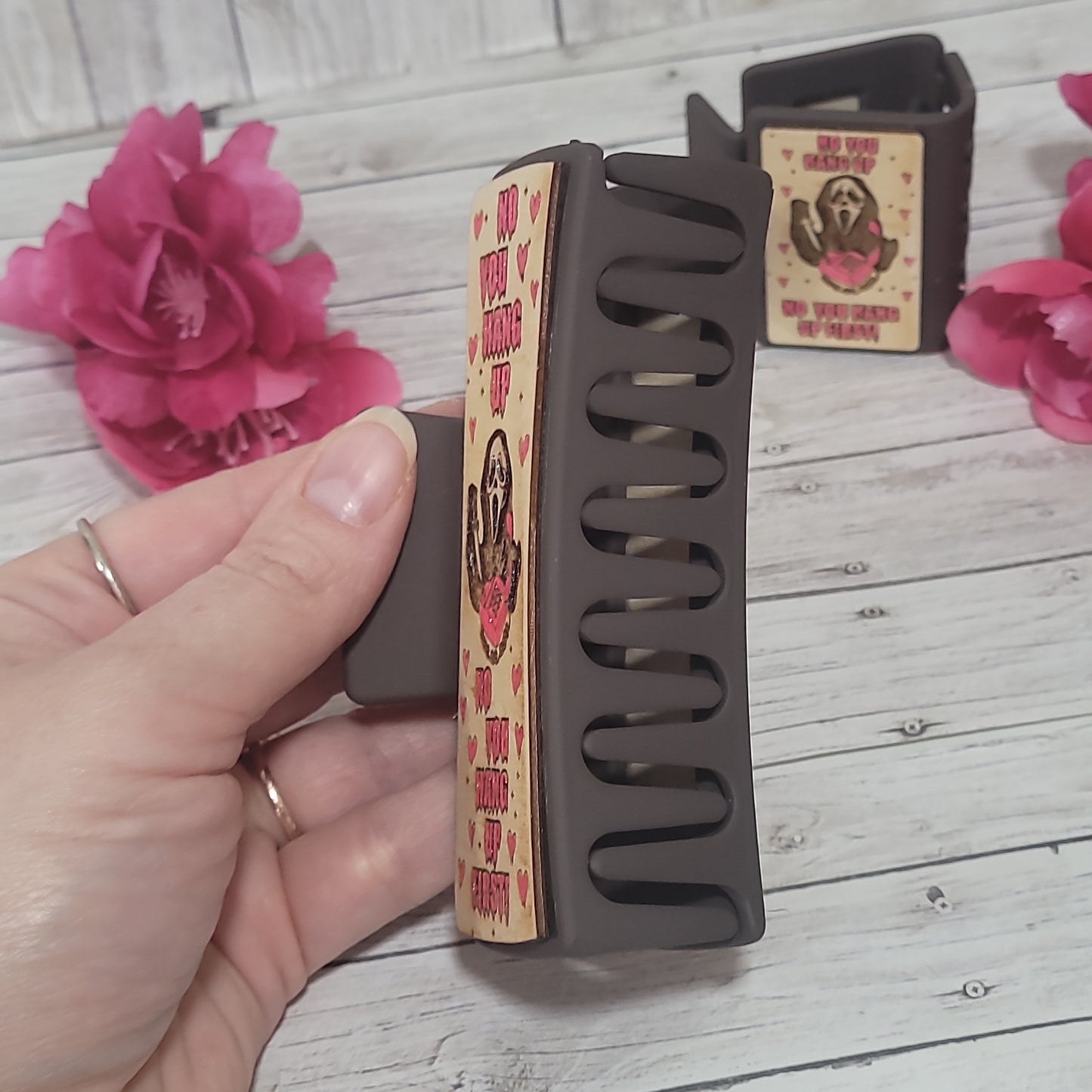 “No You Hang Up” Scream-Inspired Hair Clip – Horror Valentine Accessory