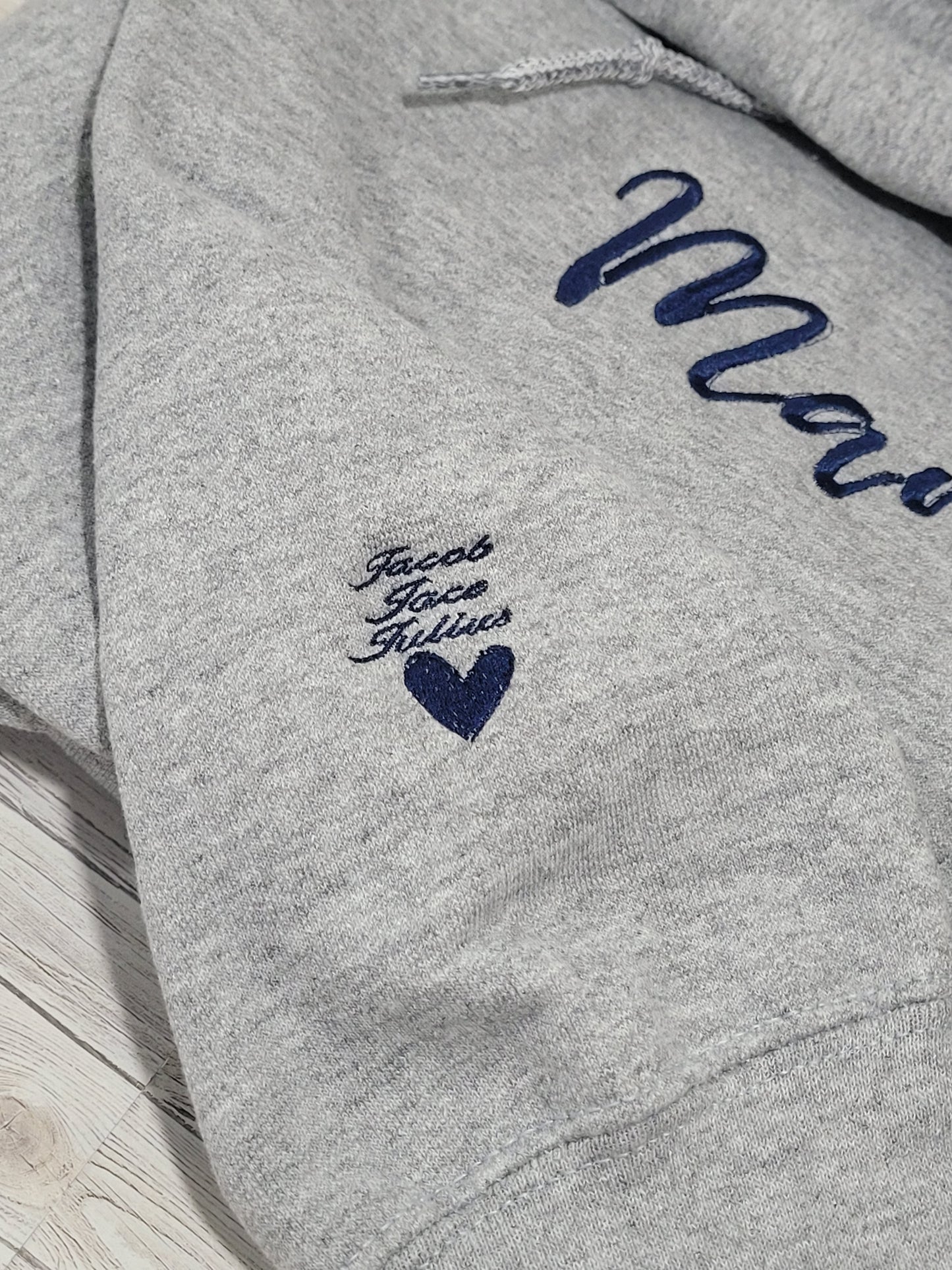 Personalized Mama Embroidered Sweatshirt – Custom Kids’ Names