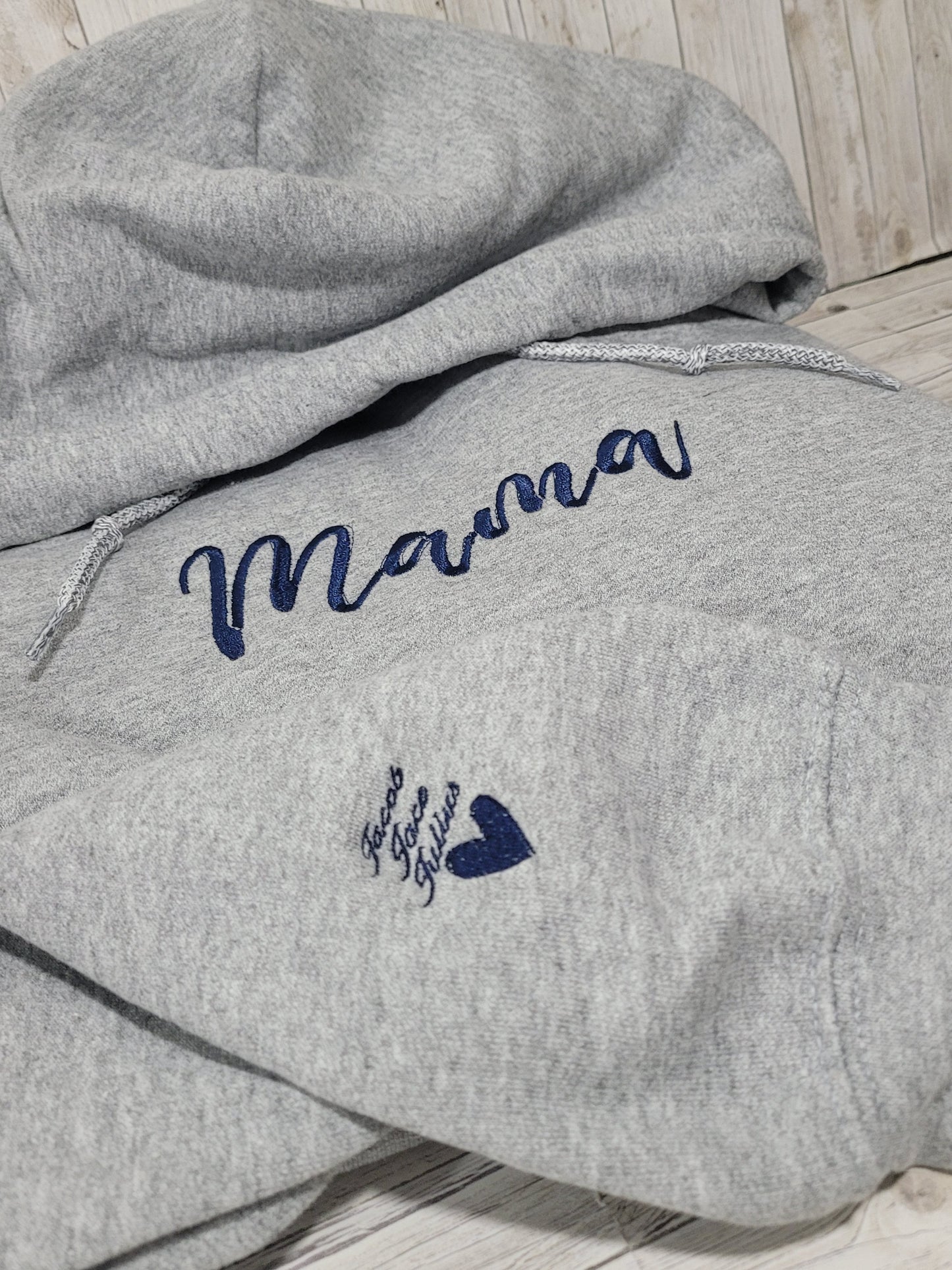 Personalized Mama Embroidered Sweatshirt – Custom Kids’ Names