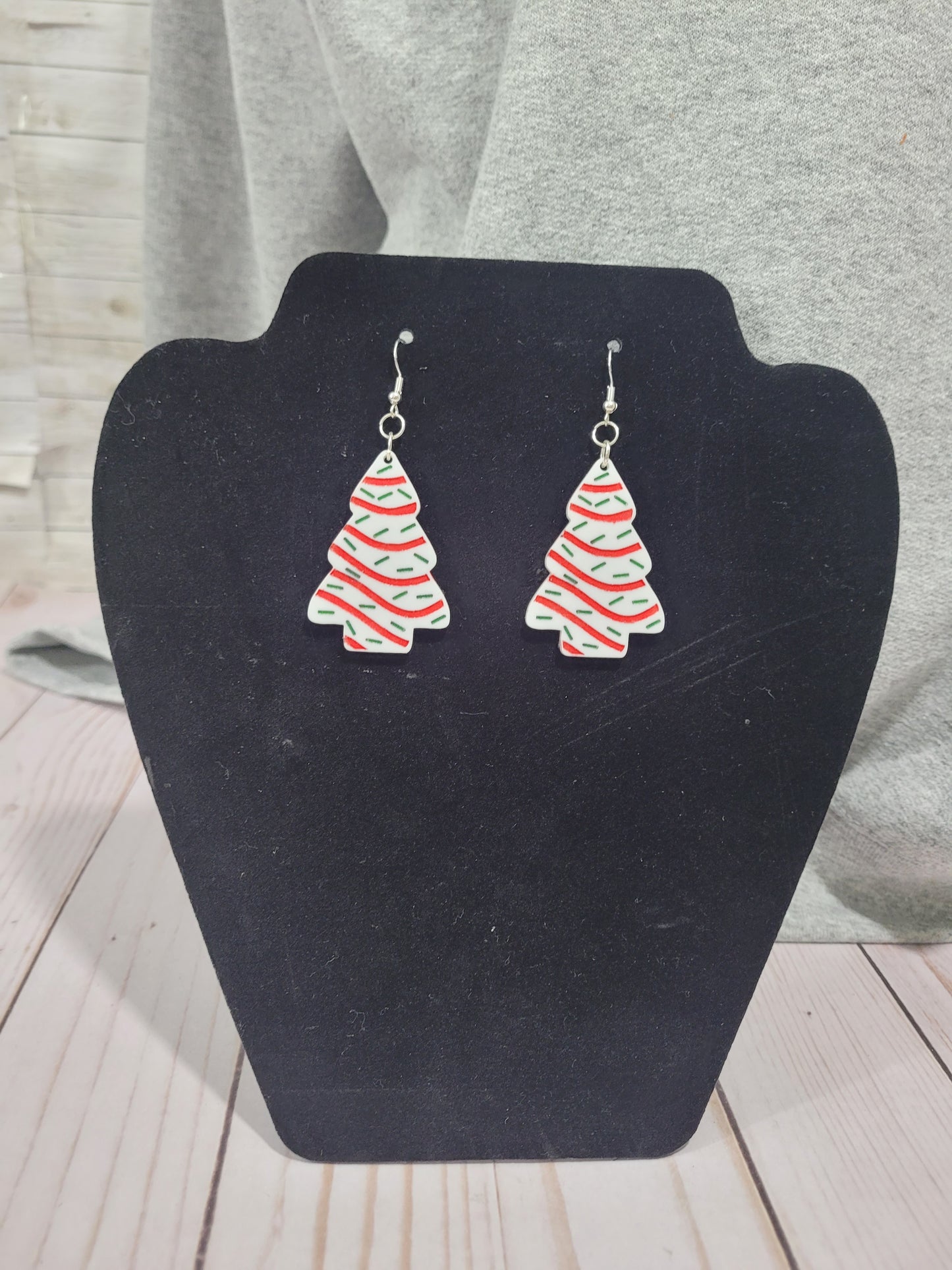 Christmas Tree Earrings – Festive Holiday Dangle Jewelry 🎄✨