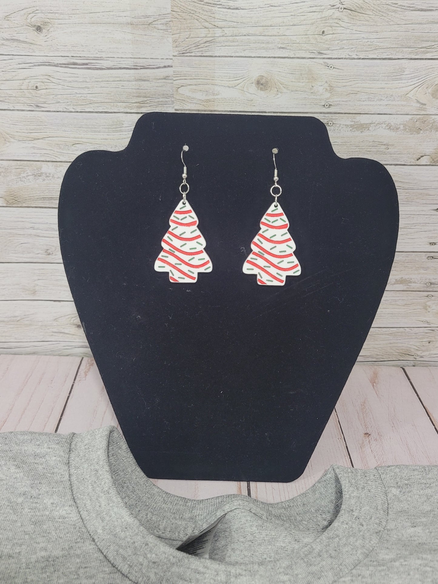 Christmas Tree Earrings – Festive Holiday Dangle Jewelry 🎄✨