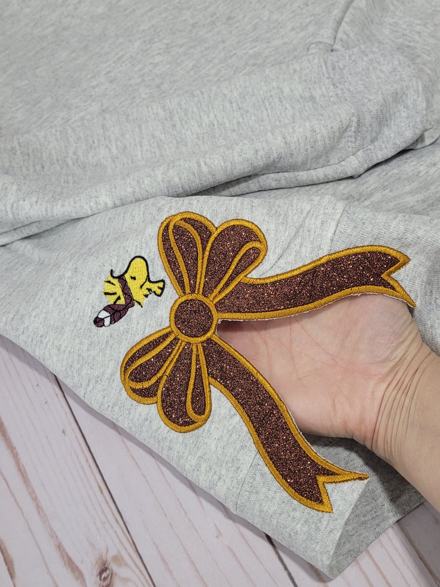 Snoopy & Woodstock Thanksgiving Sweatshirt – Cozy Holiday Pullover with Side Bow Accent 🦃🐾