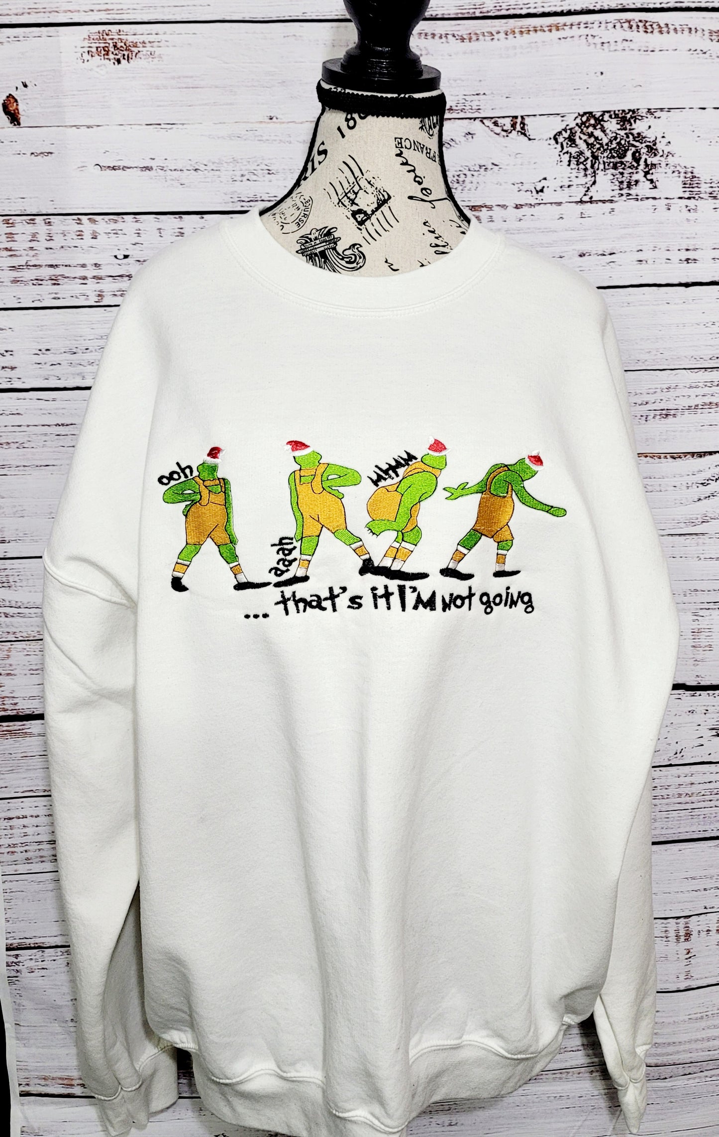 “That’s It, I’m Not Going” Holiday Sweatshirt – Funny Grinch Style Pullover 🎄😆