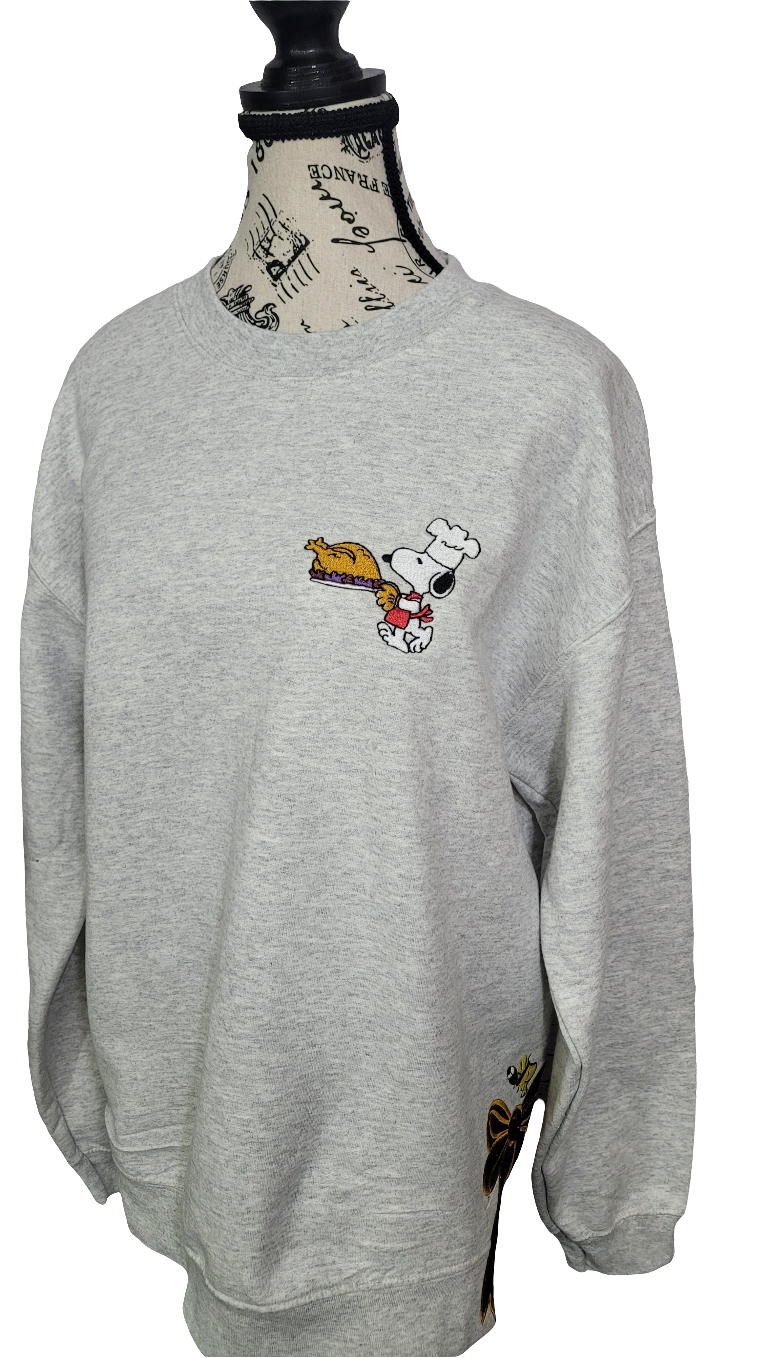 Snoopy & Woodstock Thanksgiving Sweatshirt – Cozy Holiday Pullover with Side Bow Accent 🦃🐾