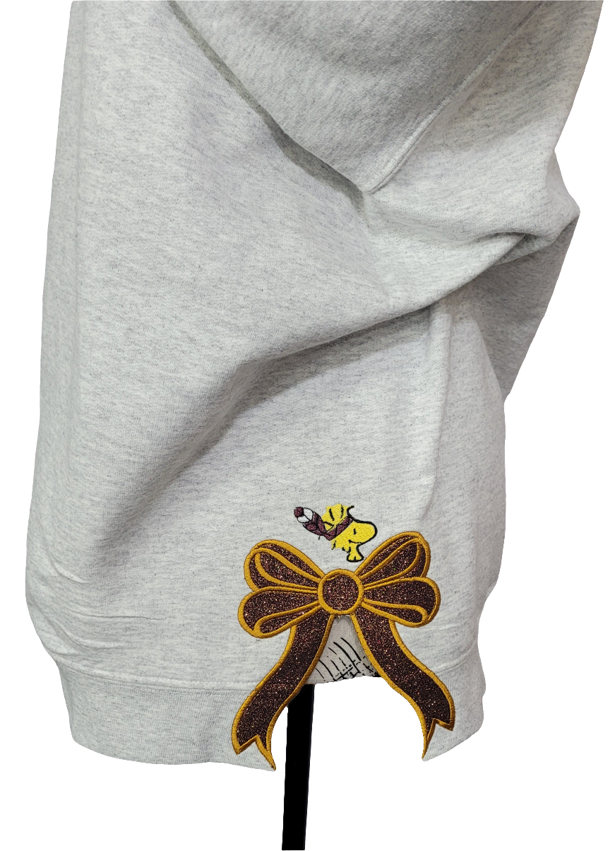 Snoopy & Woodstock Thanksgiving Sweatshirt – Cozy Holiday Pullover with Side Bow Accent 🦃🐾